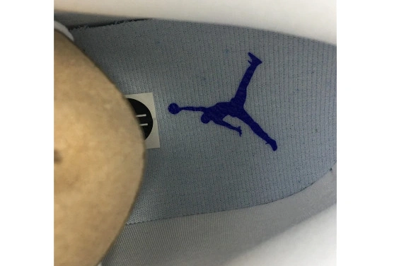 554724-451 1 ROYAL MID HYPER 554724-451 VIOLET-WHITE JORDAN AIR HYPER 0824